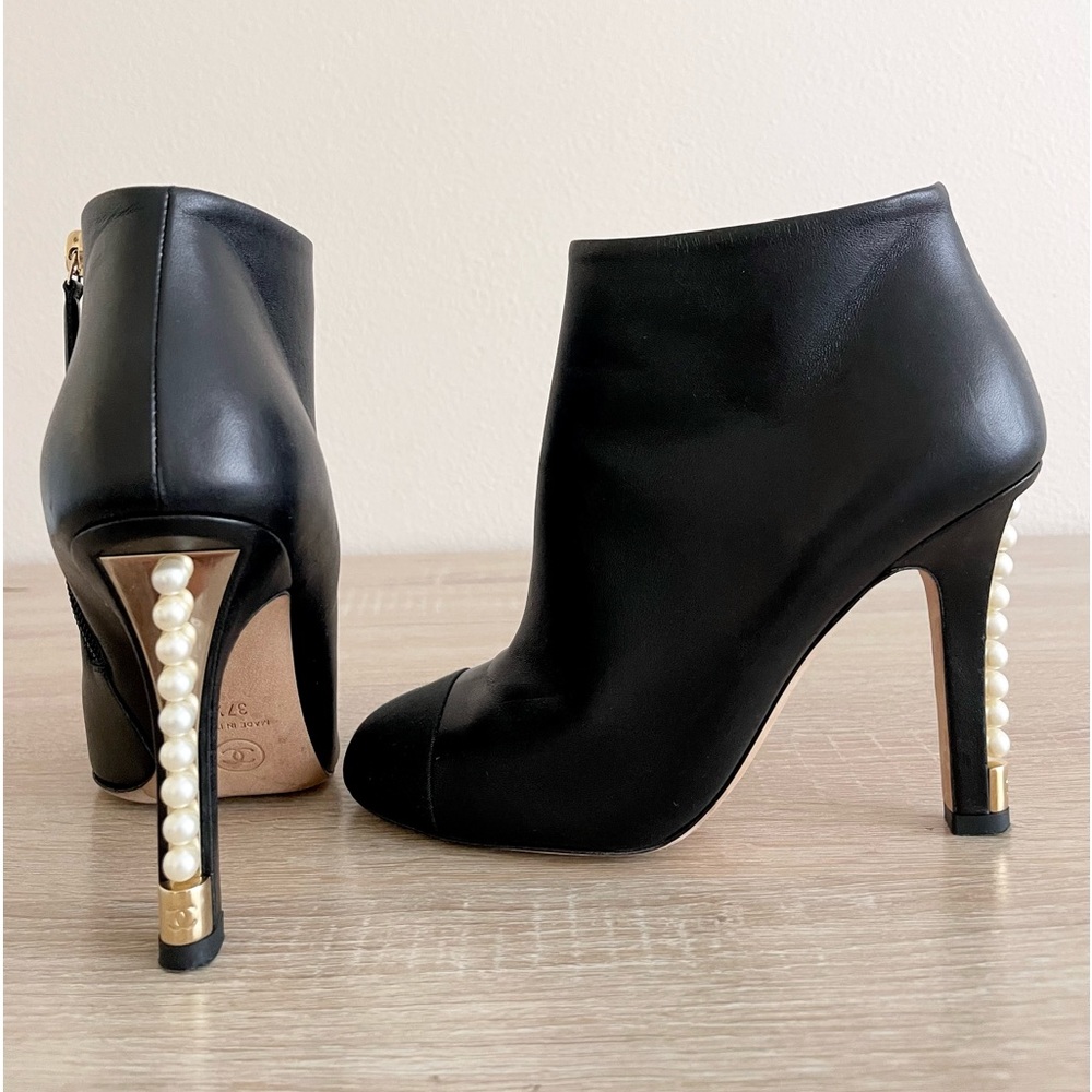 Chanel‎ Black Leather Pearl Heels Ankle Boots Booties Women’s Sz 37.5/7.5